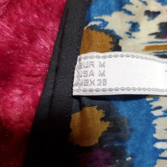 VIBRANT PATTEN HANDKERCHIEF HEM TANK TOP! - Picture 13 of 15